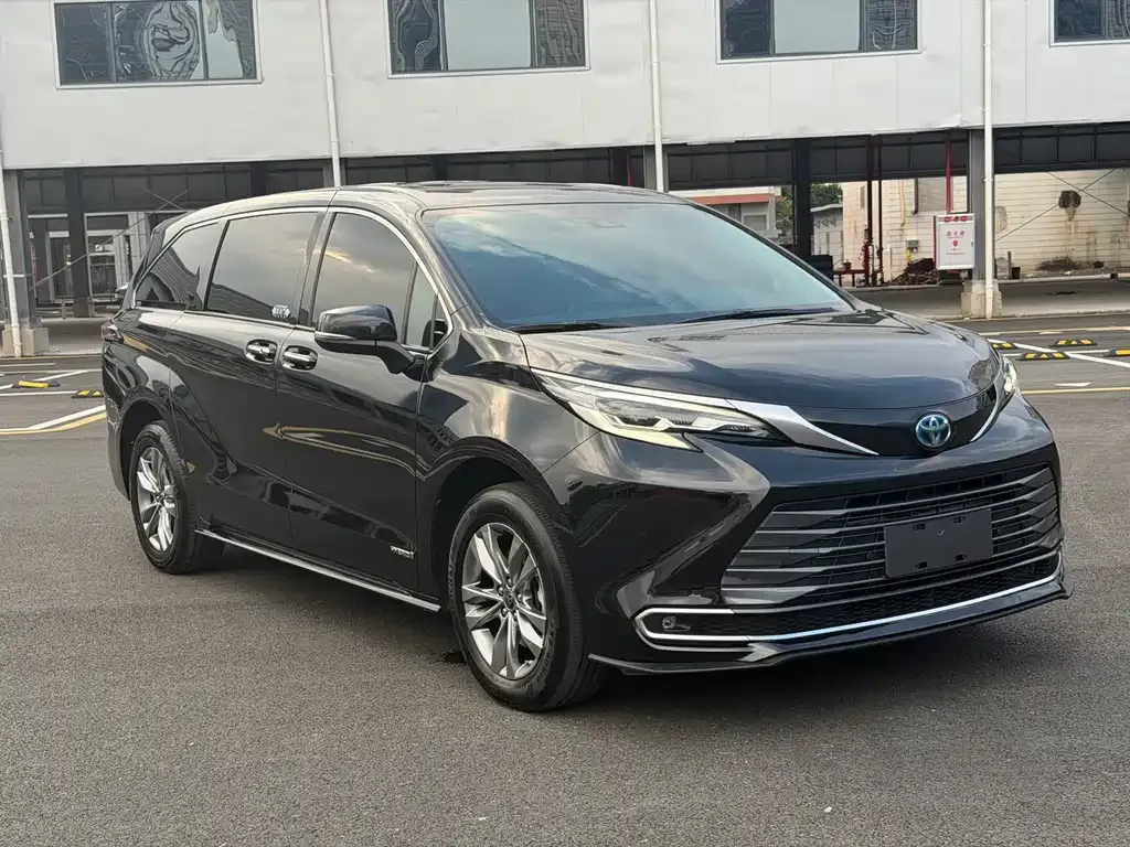 Toyota Sienna — фото 9
