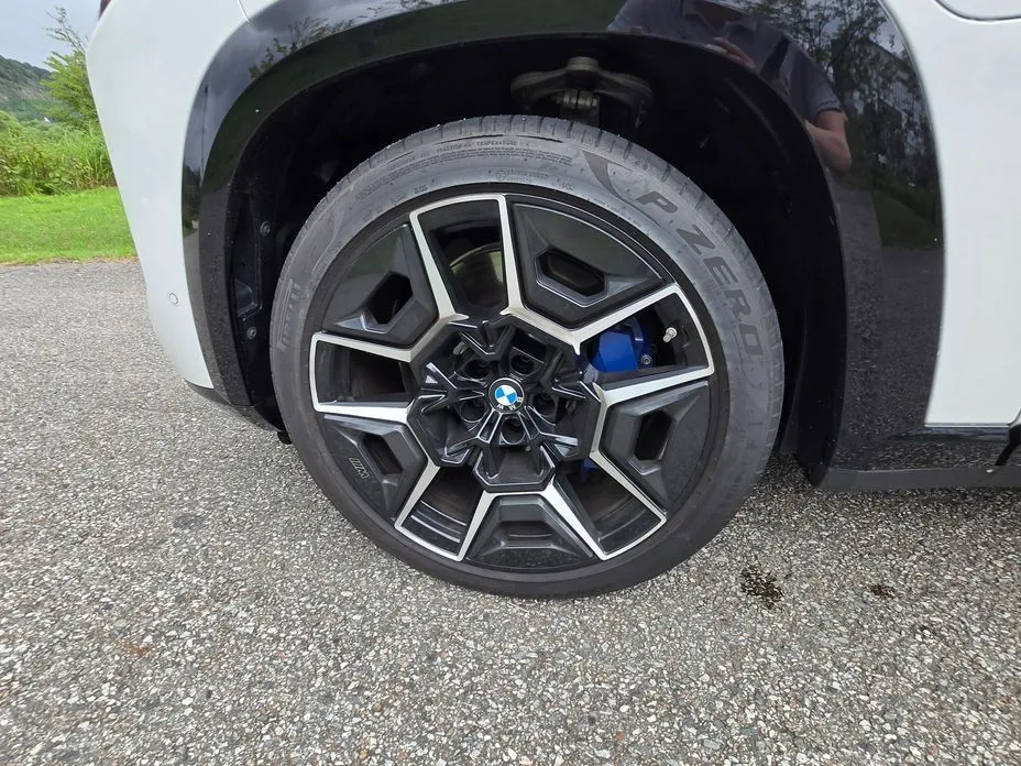 BMW XM — фото 8