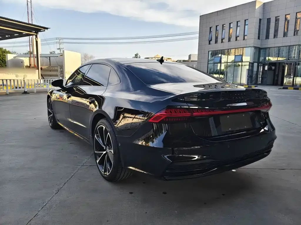 Audi A7L — фото 6