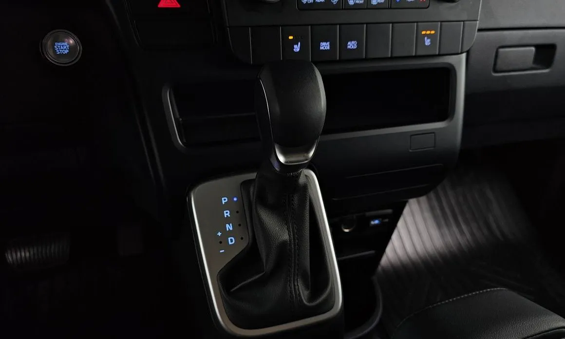 Hyundai Staria — фото 3