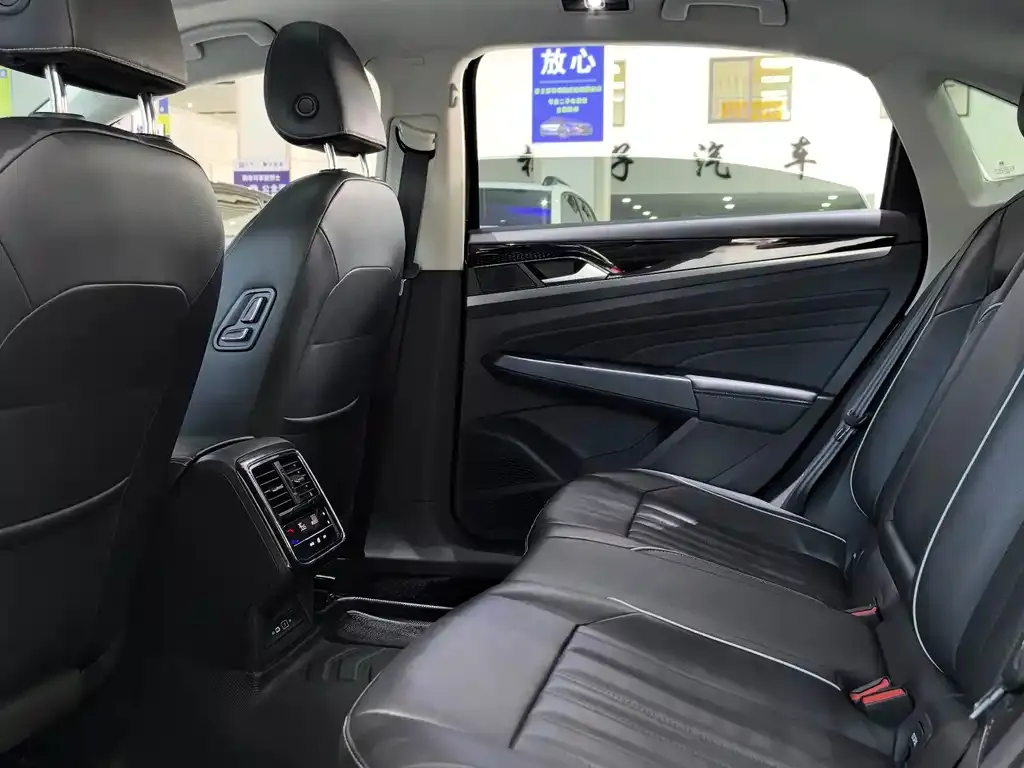 Volkswagen Passat — фото 3