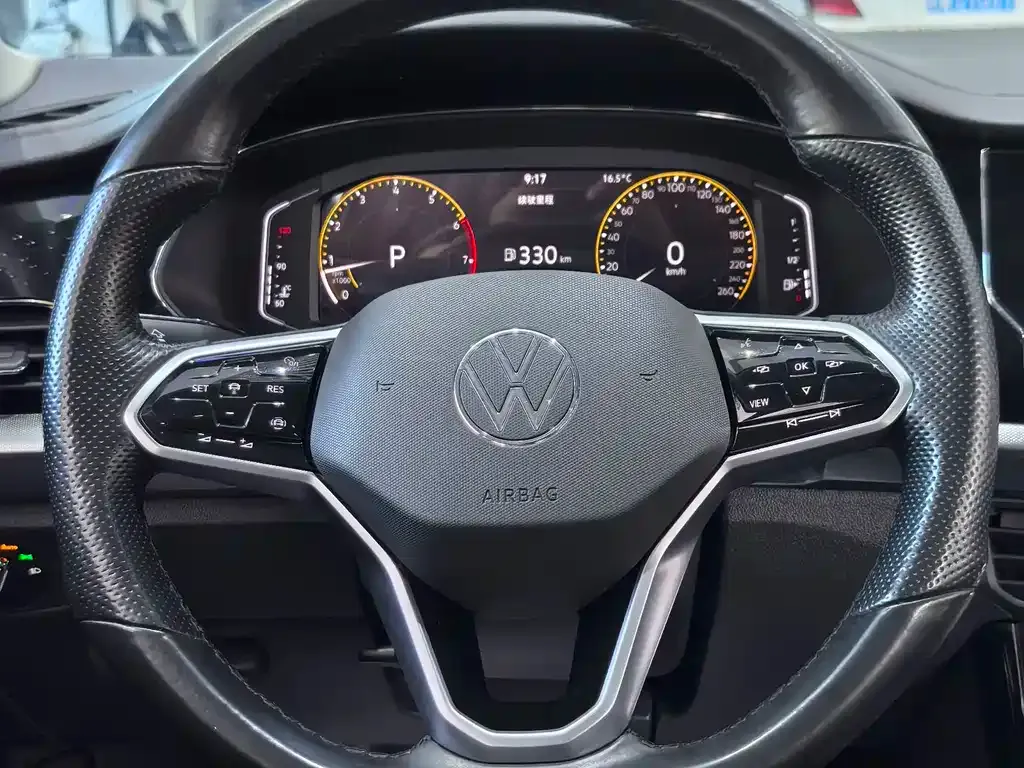Volkswagen Passat — фото 8