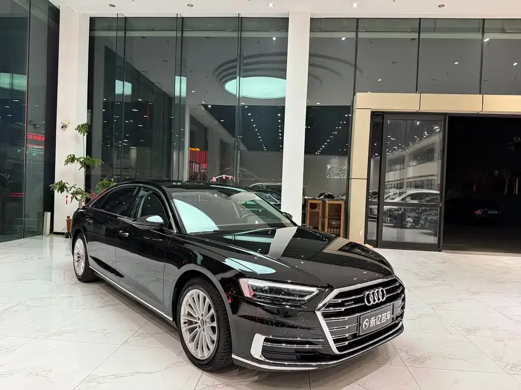 Audi A8 — фото 9