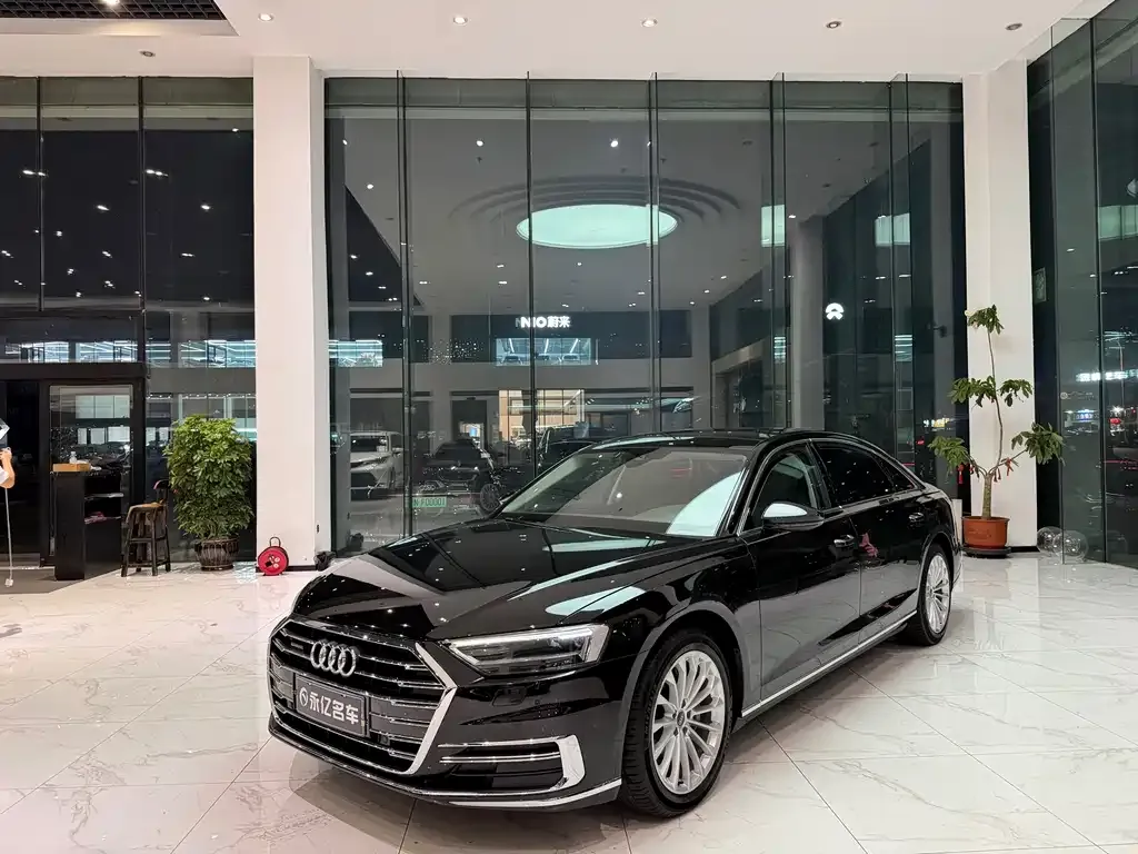 Audi A8 — фото 4