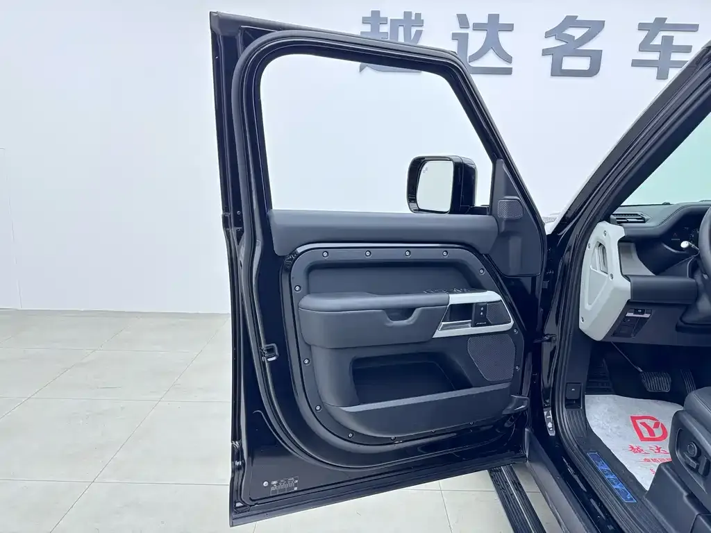 Land Rover Defender — фото 3