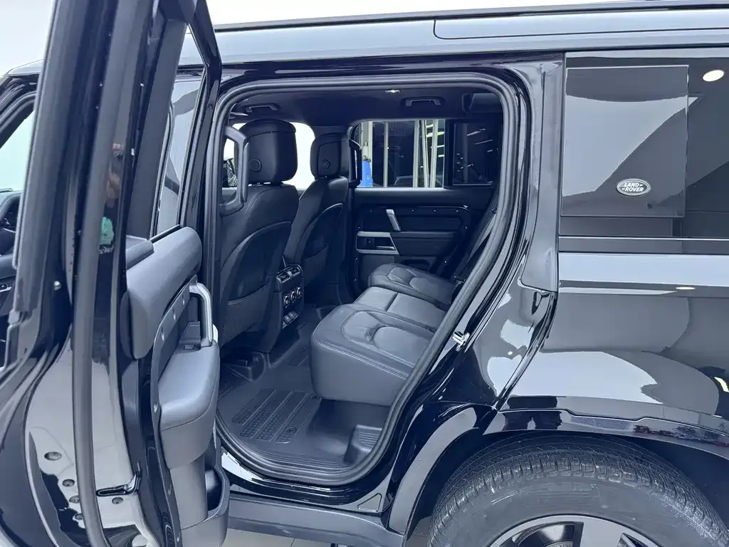 Land Rover Defender — фото 10