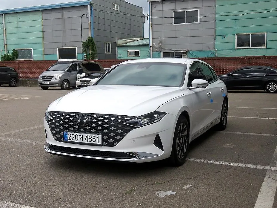 Hyundai Grandeur — фото 1