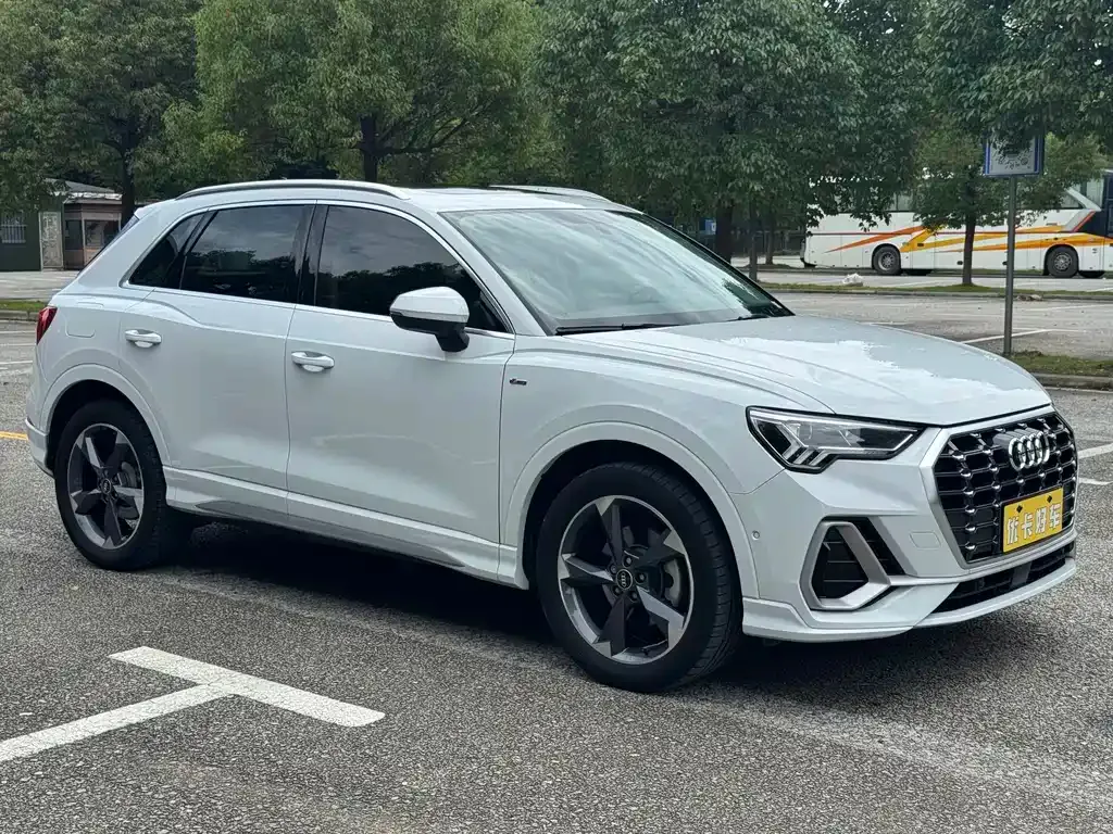Audi Q3 — фото 8