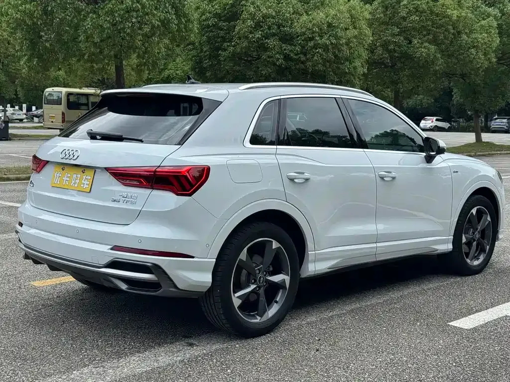 Audi Q3 — фото 9