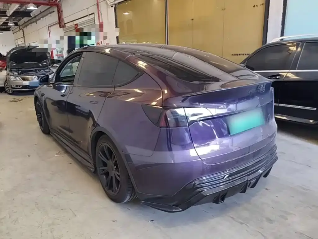 Tesla Model Y — фото 10