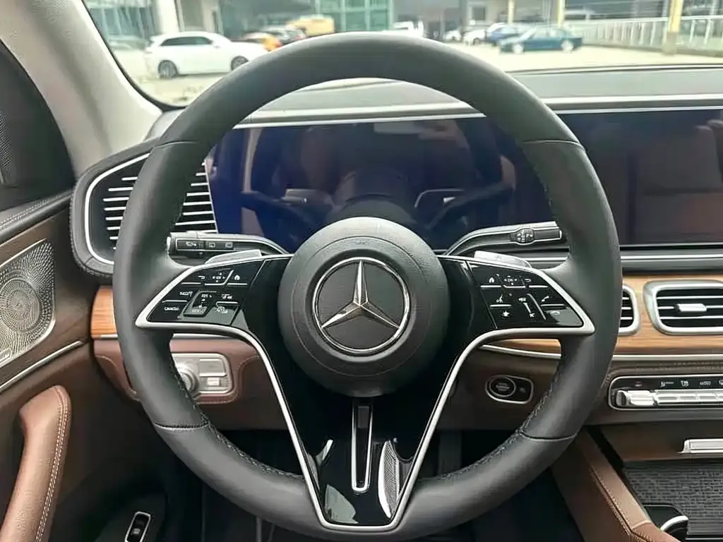 Mercedes-Benz GLE (Import) — фото 8