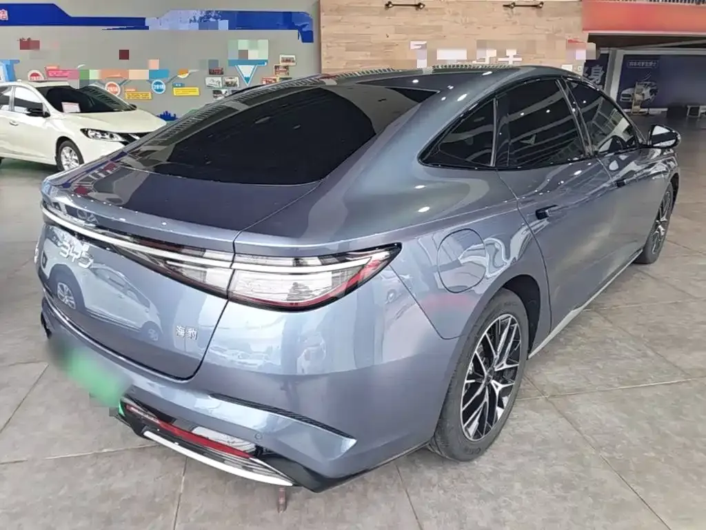 BYD Seal — фото 9