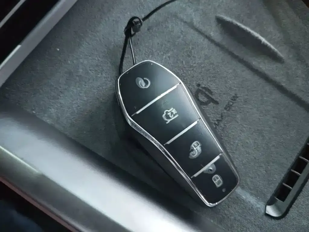 BYD Seal — фото 4