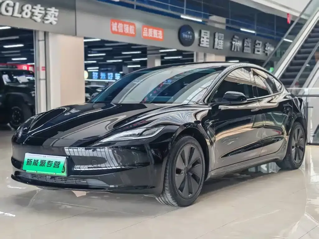 Tesla Model 3 — фото 10