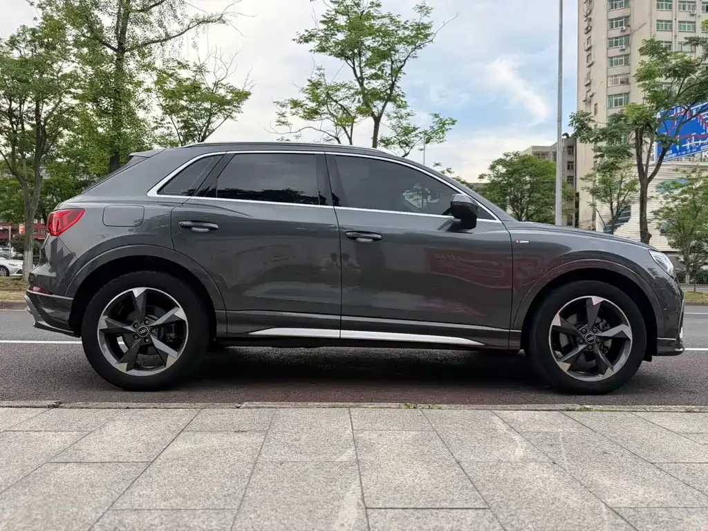Audi Q3 — фото 3