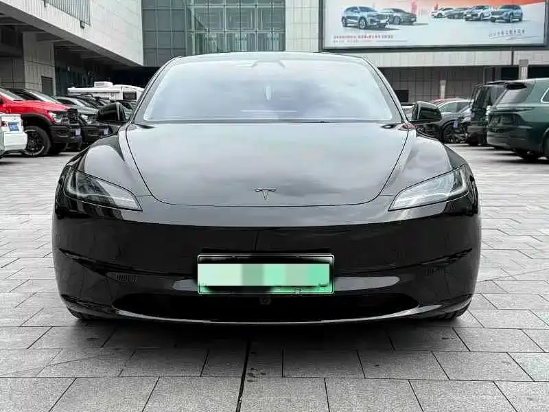 Tesla Model 3 — фото 4
