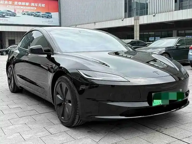 Tesla Model 3 — фото 3