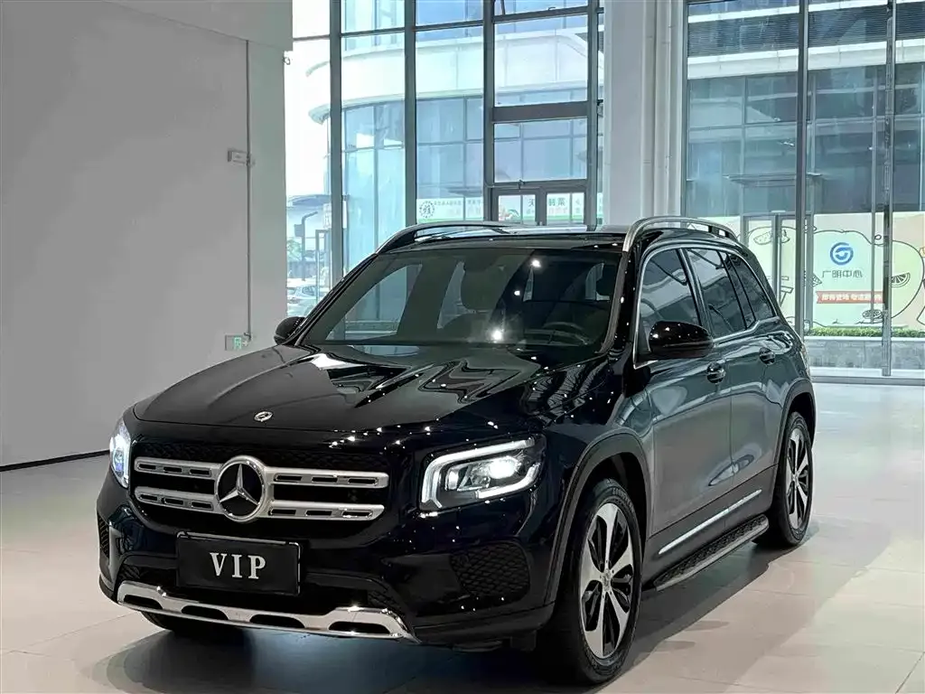 Mercedes-Benz GLB — фото 1