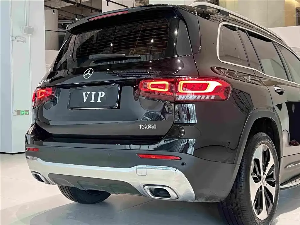 Mercedes-Benz GLB — фото 10