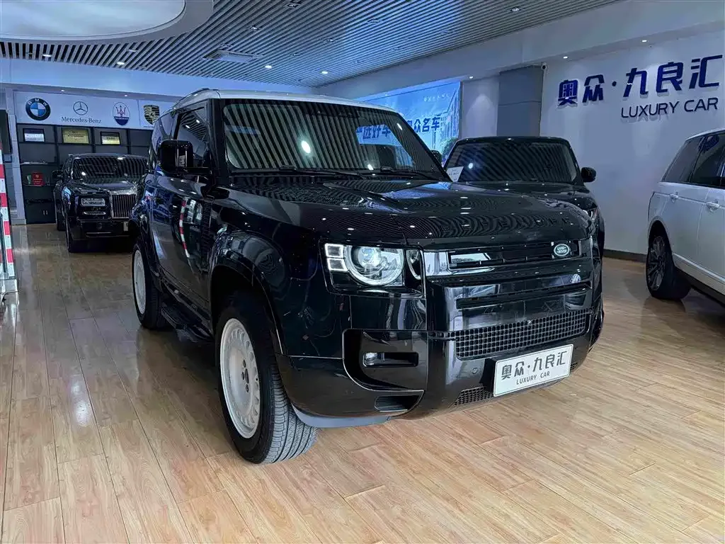 Land Rover Defender — фото 1