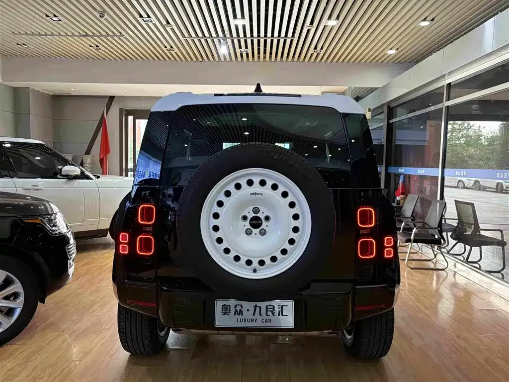 Land Rover Defender — фото 4
