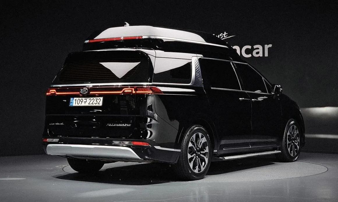 Kia Carnival — фото 10