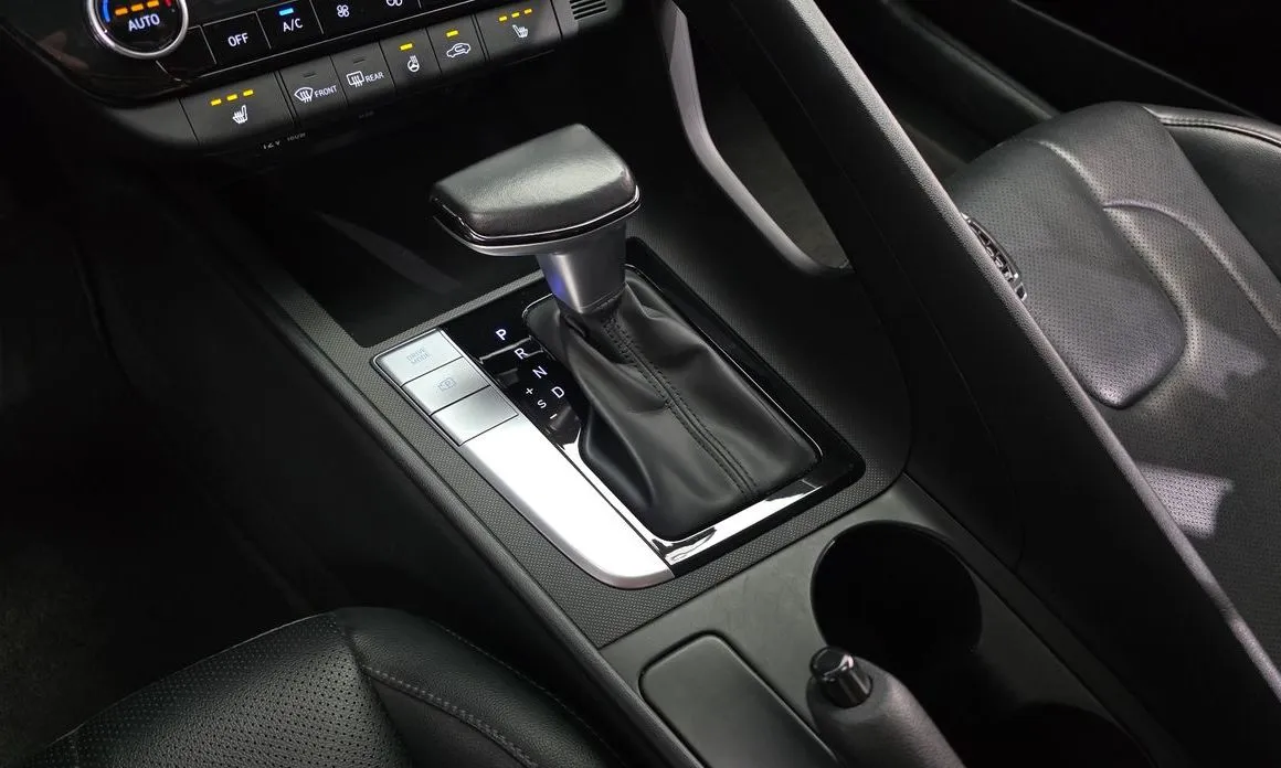Hyundai AVANTE — фото 4