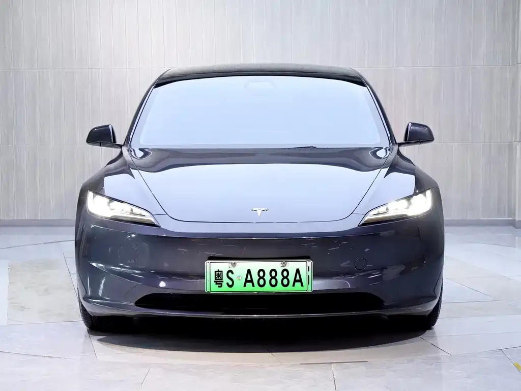 Tesla Model 3 — фото 10