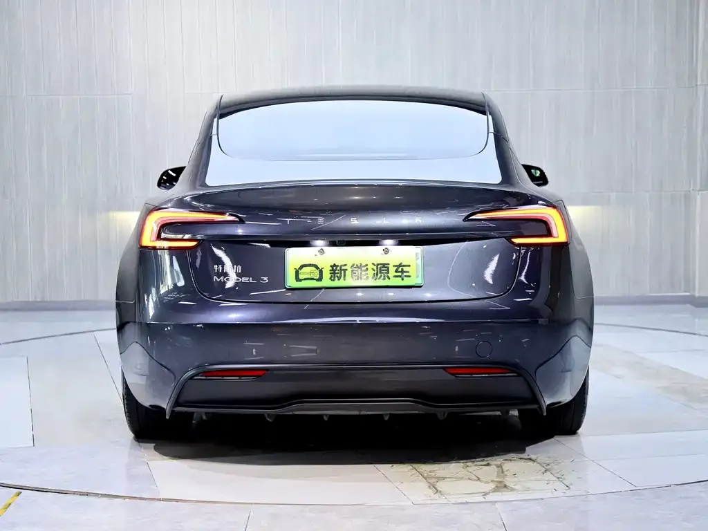 Tesla Model 3 — фото 5