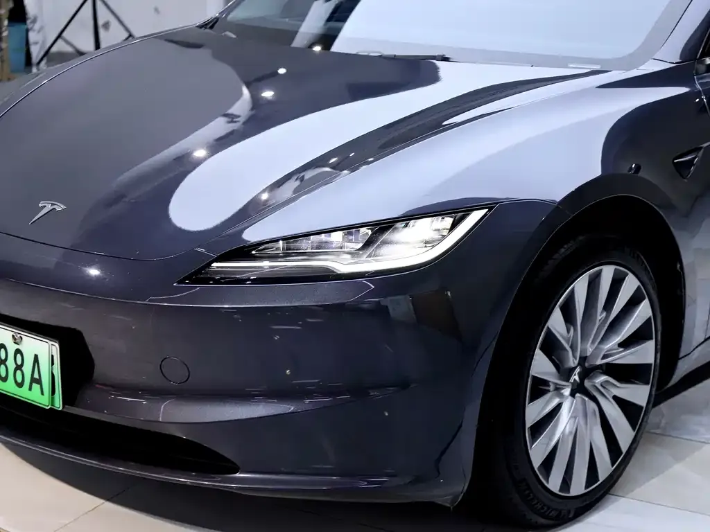 Tesla Model 3 — фото 2