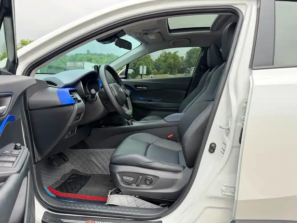 Toyota C-HR — фото 4