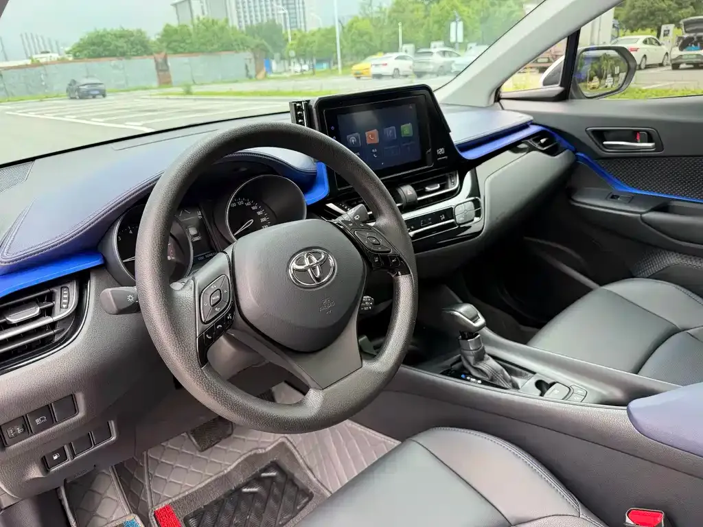 Toyota C-HR — фото 10