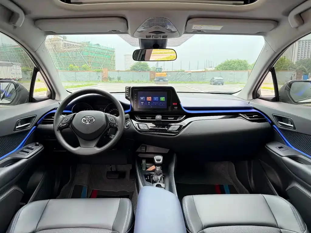 Toyota C-HR — фото 6