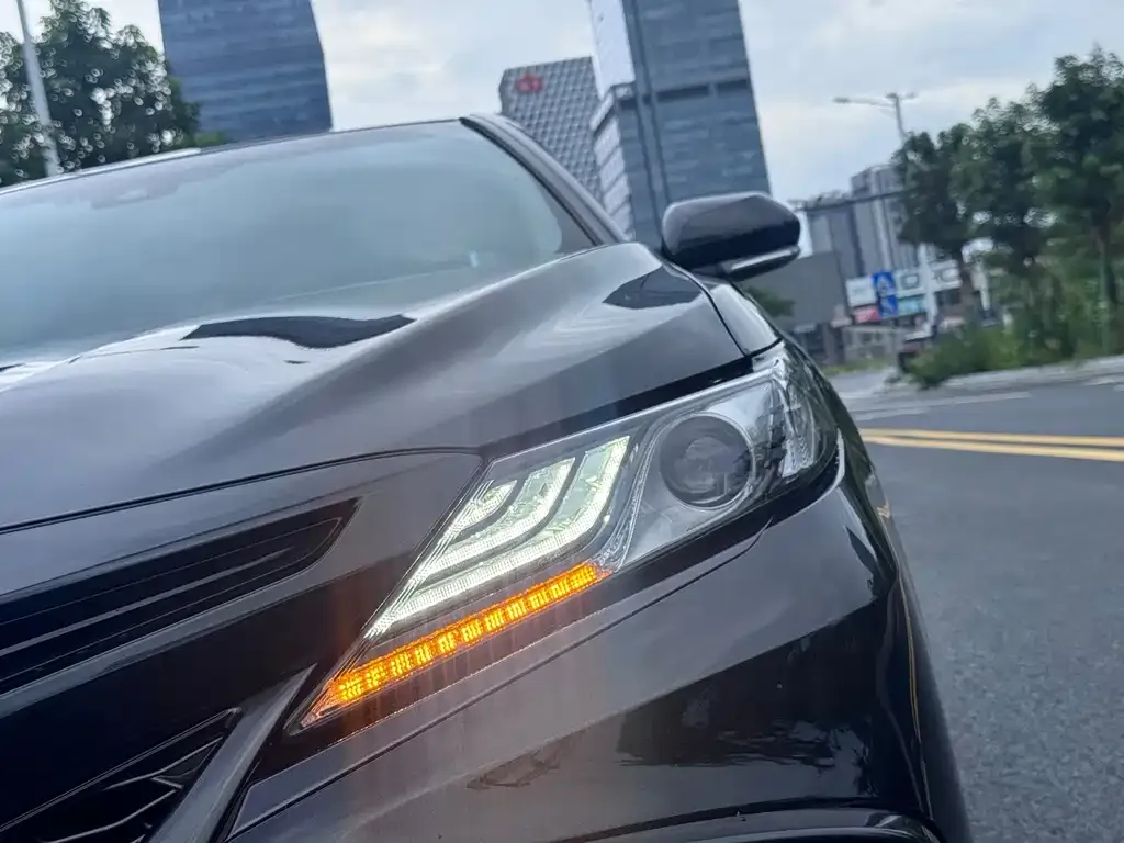 Toyota Camry — фото 4