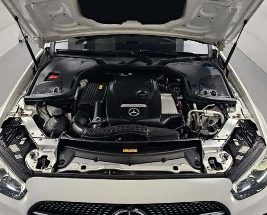 Mercedes-Benz E-Class — фото 10