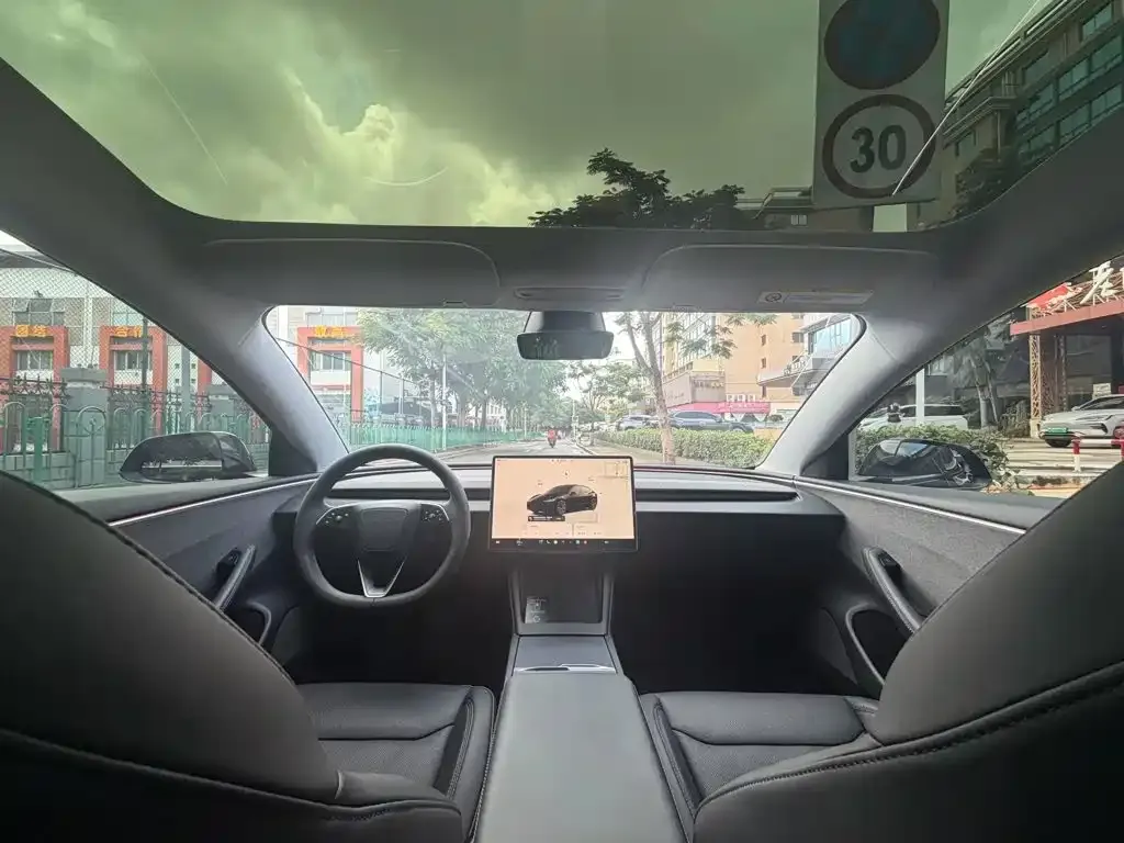 Tesla Model 3 — фото 4