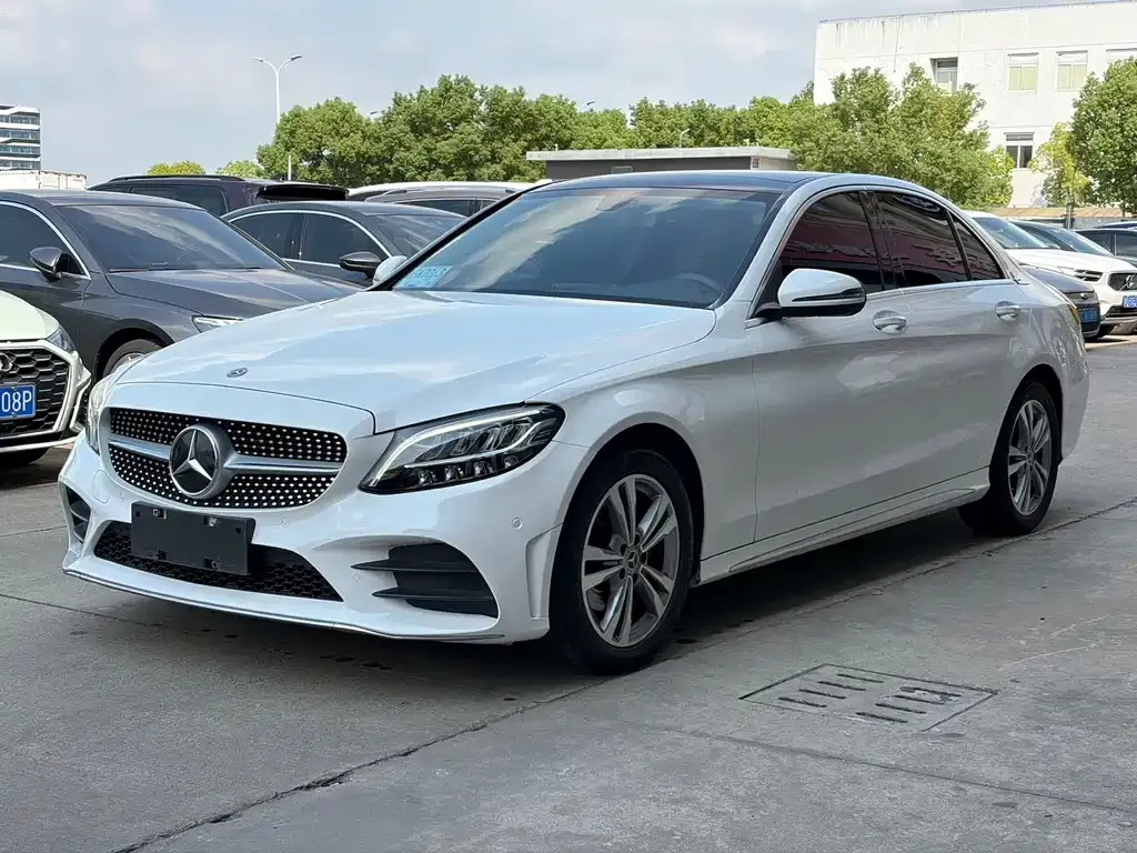 Mercedes-Benz C-Class — фото 1