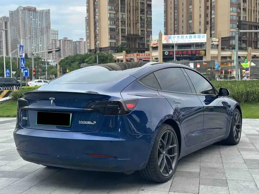 Tesla Model 3 — фото 6