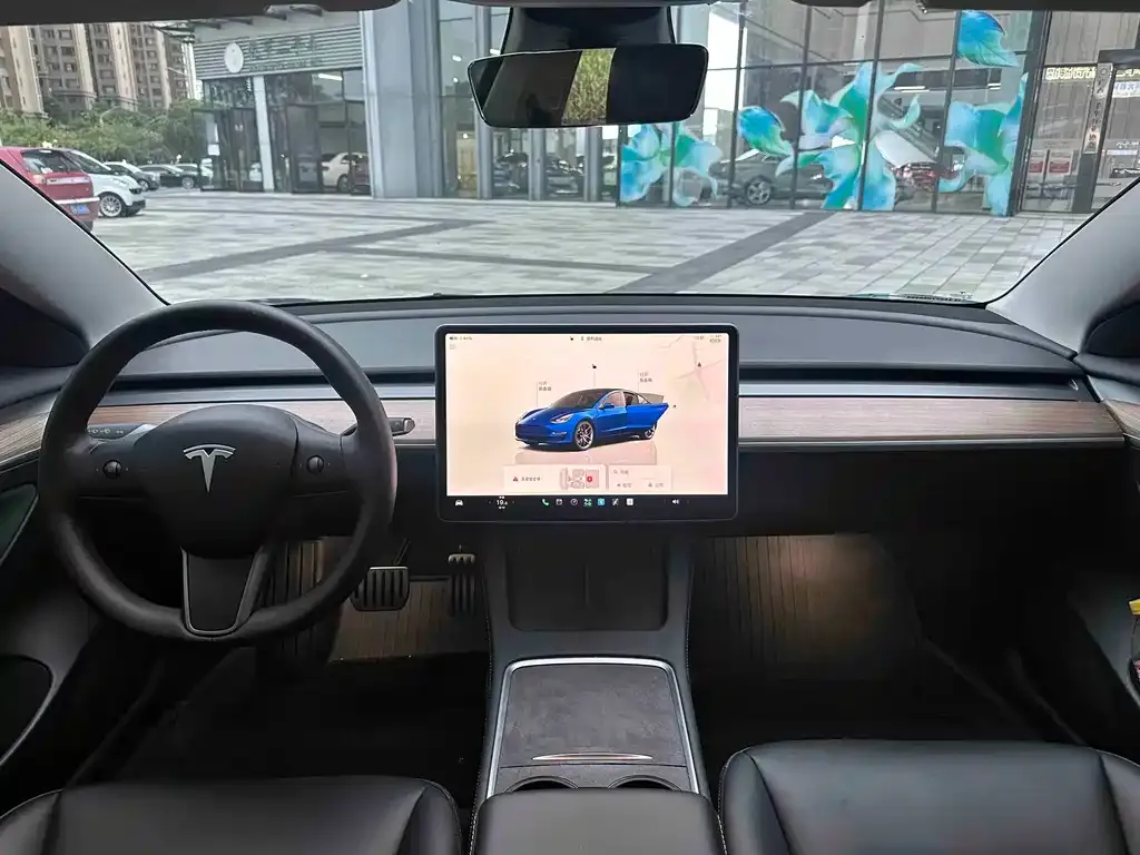 Tesla Model 3 — фото 9