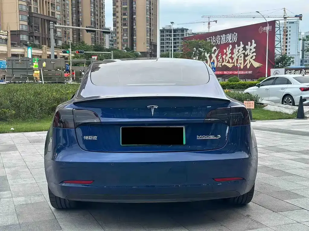 Tesla Model 3 — фото 5