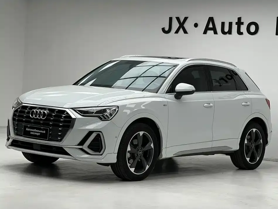 Audi Q3 — фото 1