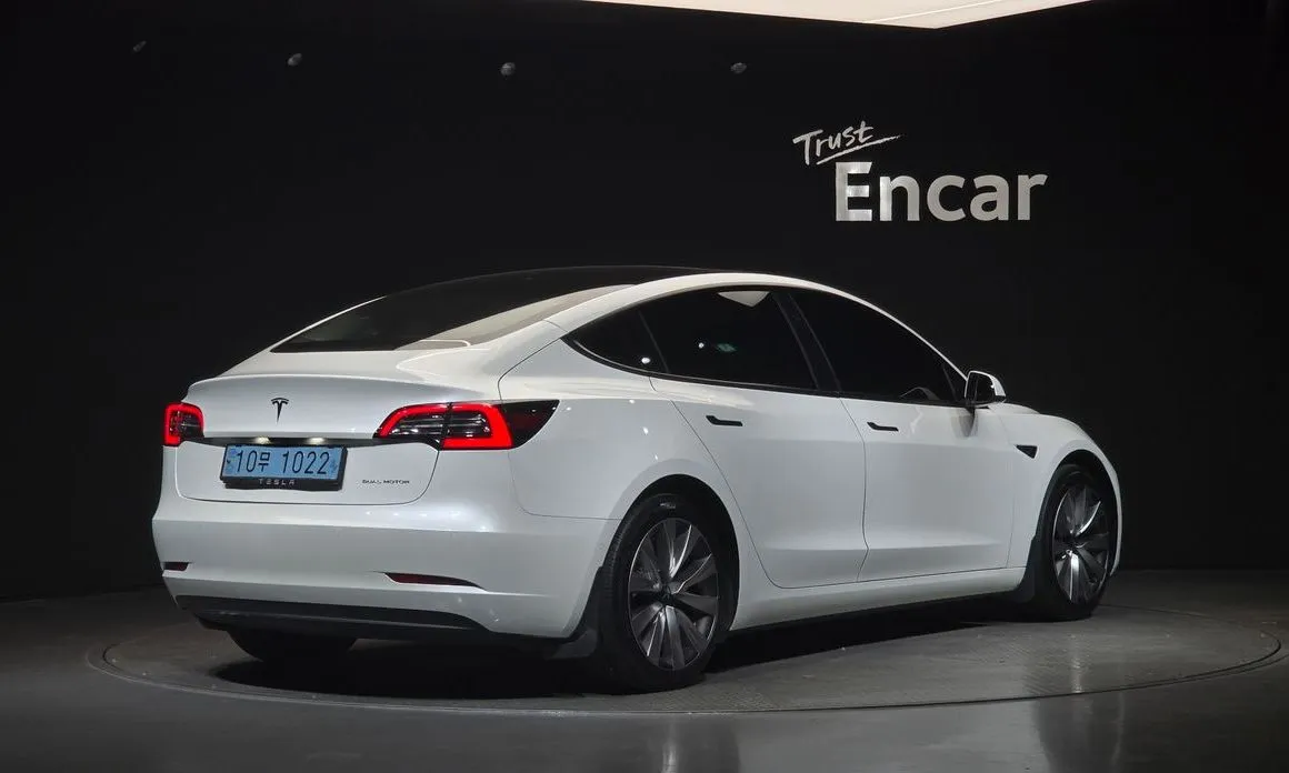 Tesla Model 3 — фото 2