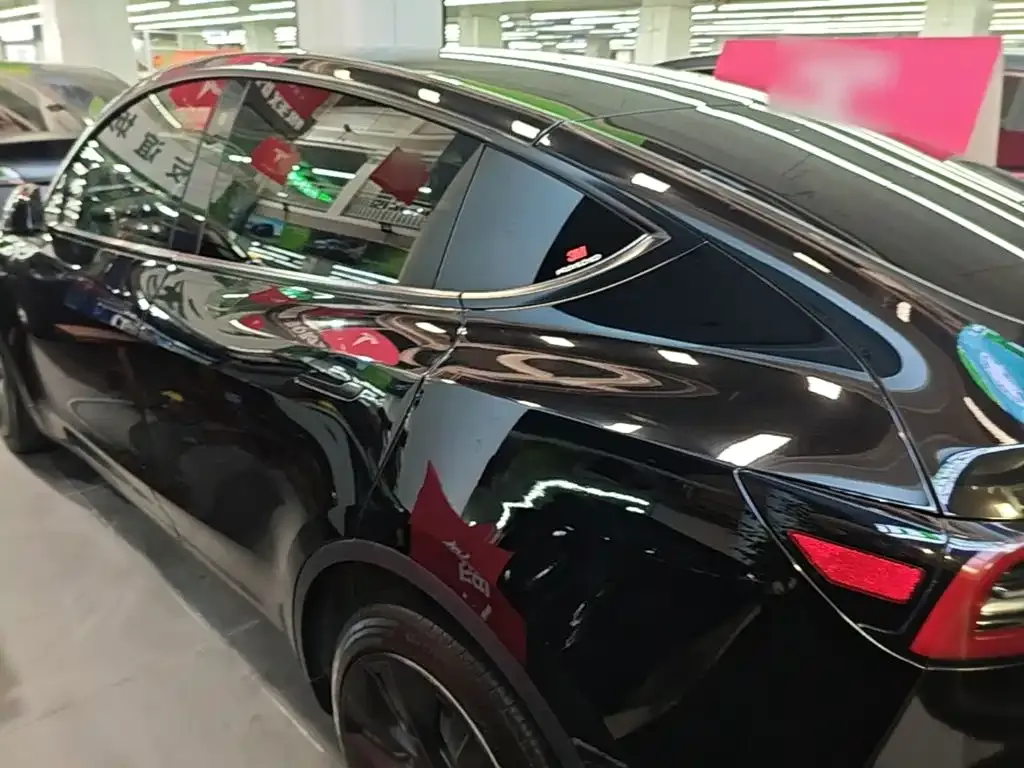 Tesla Model Y — фото 6