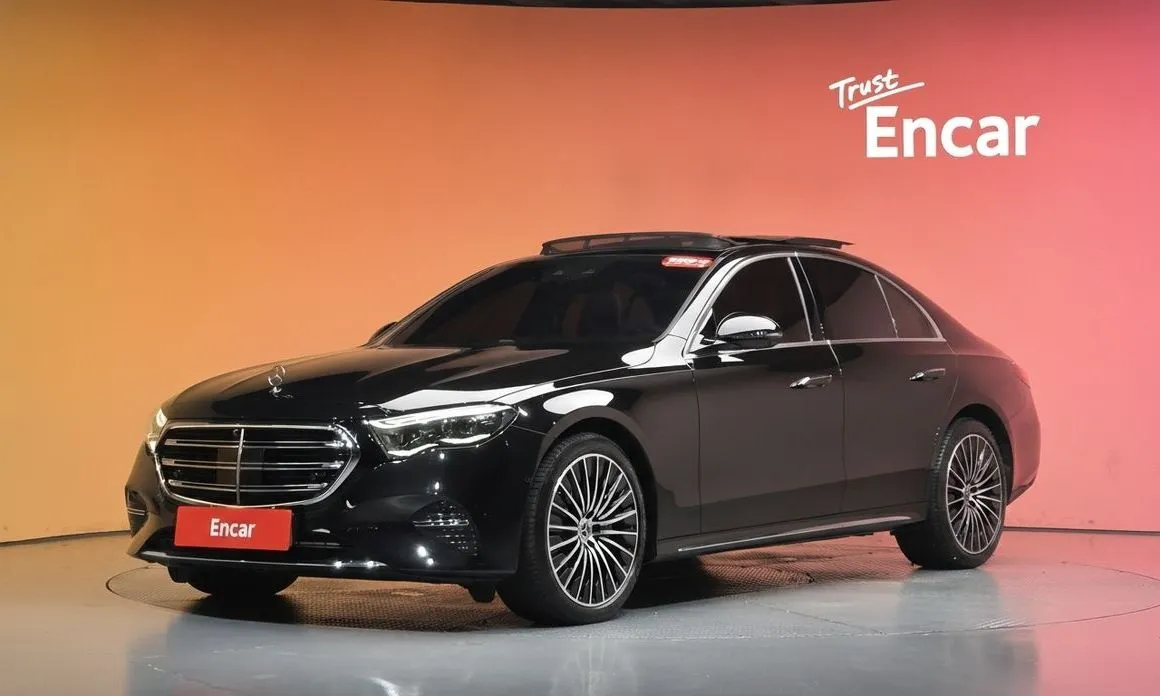 Mercedes-Benz E-Class — фото 1
