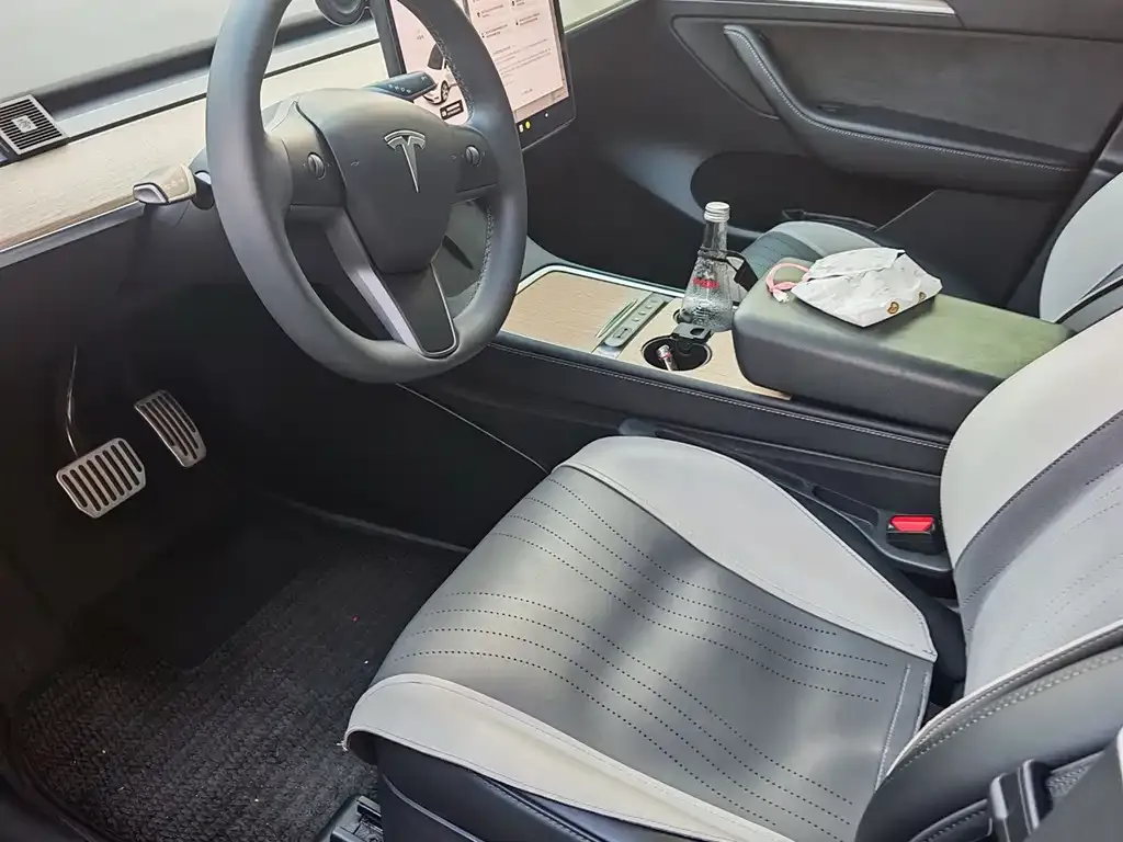 Tesla Model Y — фото 4