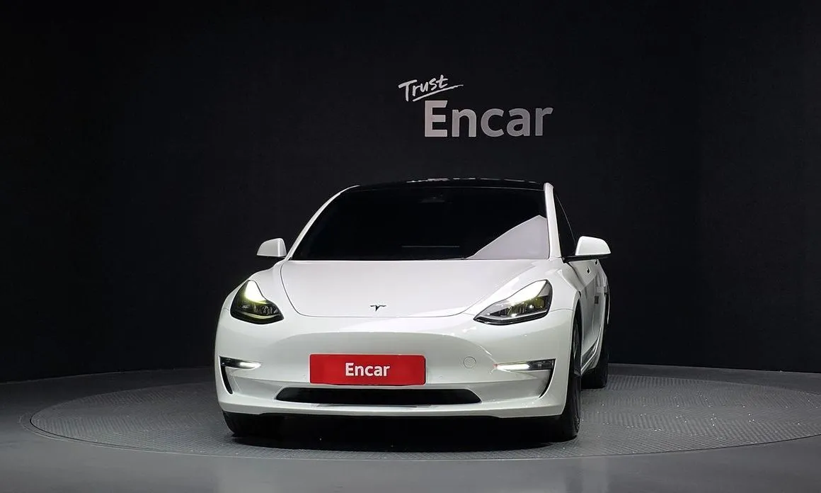 Tesla Model 3 — фото 9