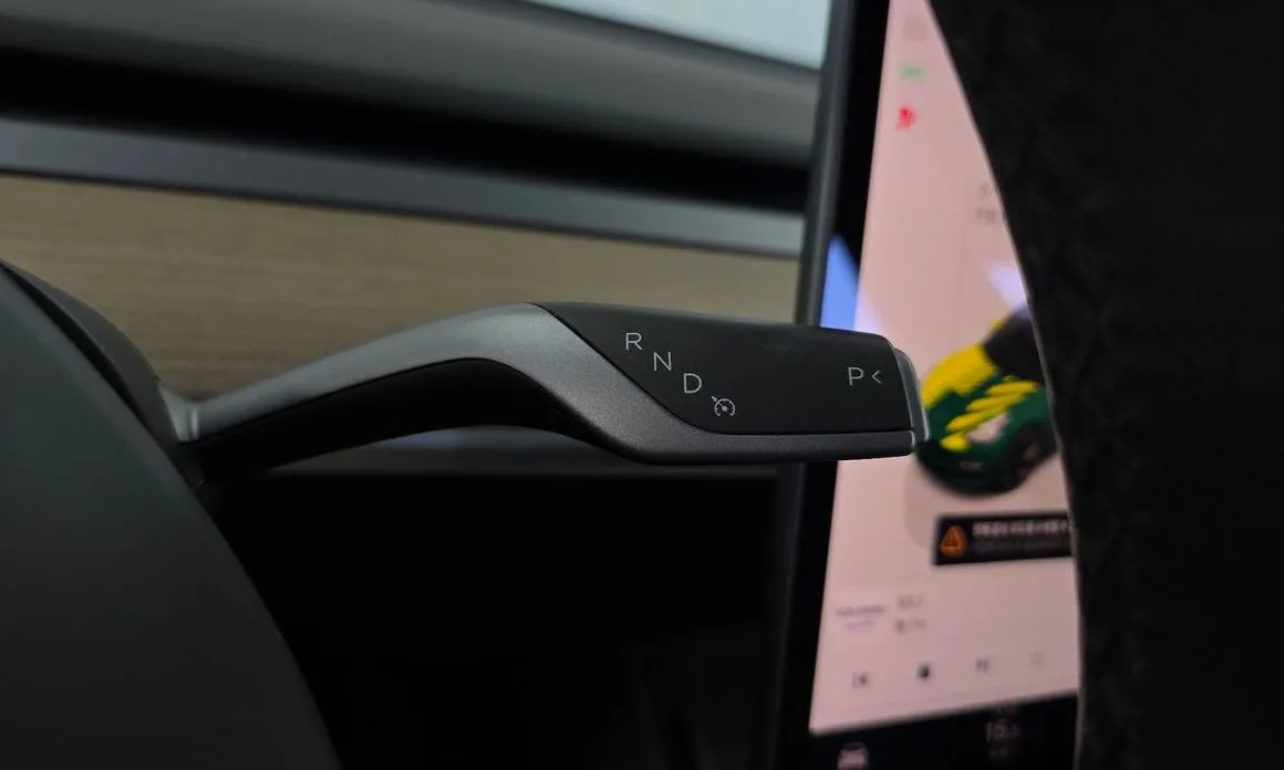 Tesla Model 3 — фото 2
