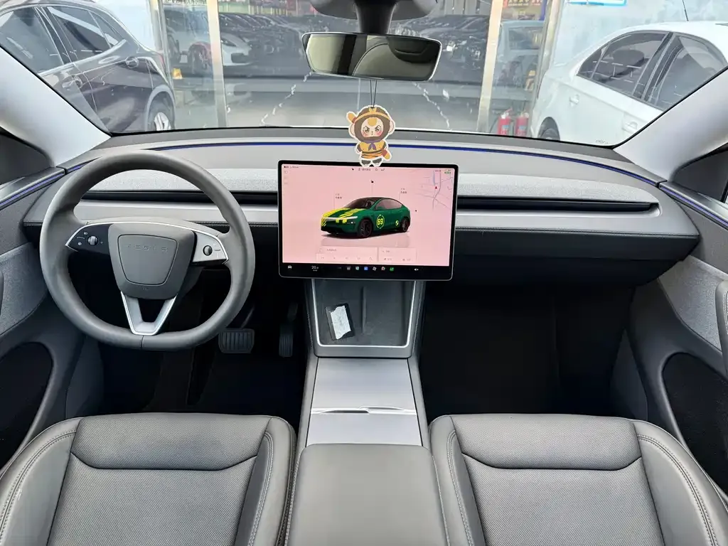 Tesla Model Y — фото 6