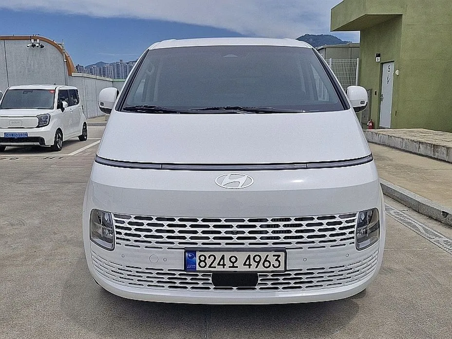 Hyundai Staria — фото 1