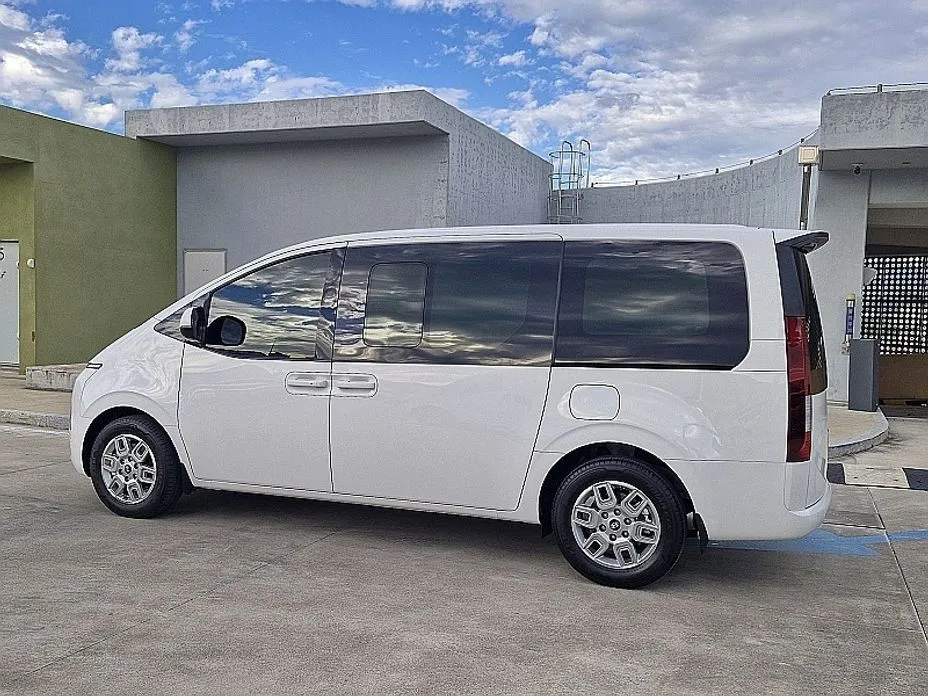 Hyundai Staria — фото 2